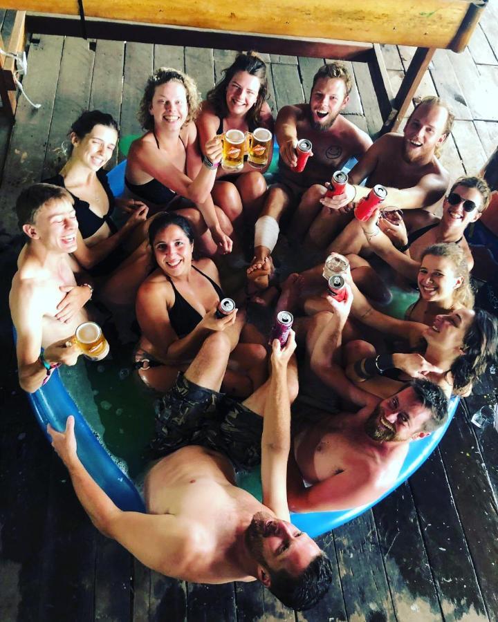 Хостел Arcadia Backpackers & Waterpark Кампот Экстерьер фото